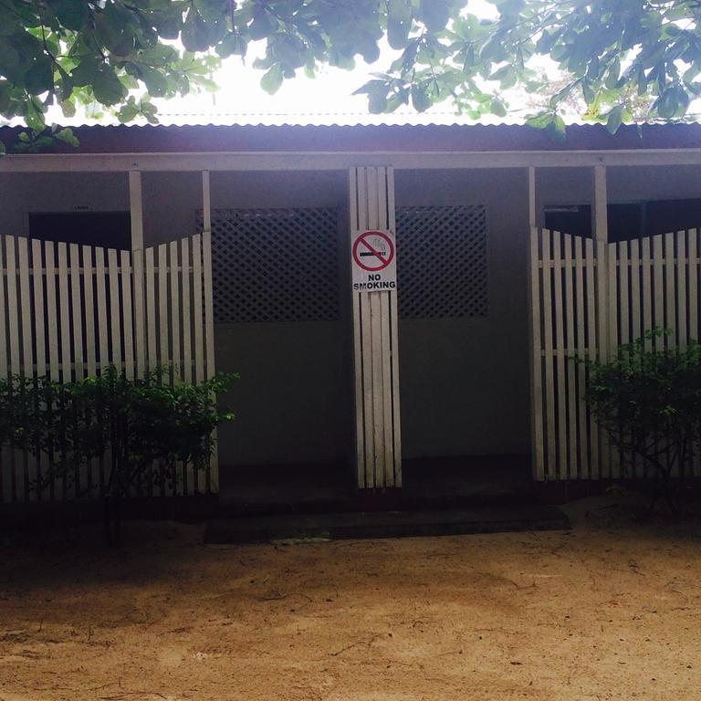 Vacations Beach Fale Hotell Manase Exteriör bild