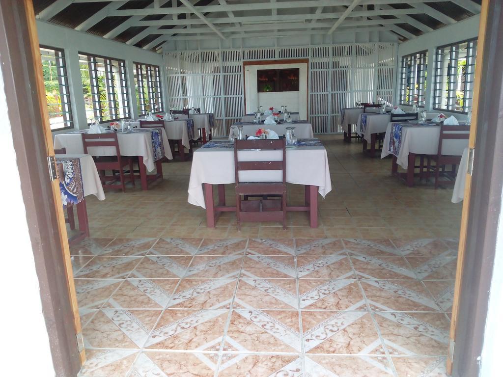 Vacations Beach Fale Hotell Manase Exteriör bild