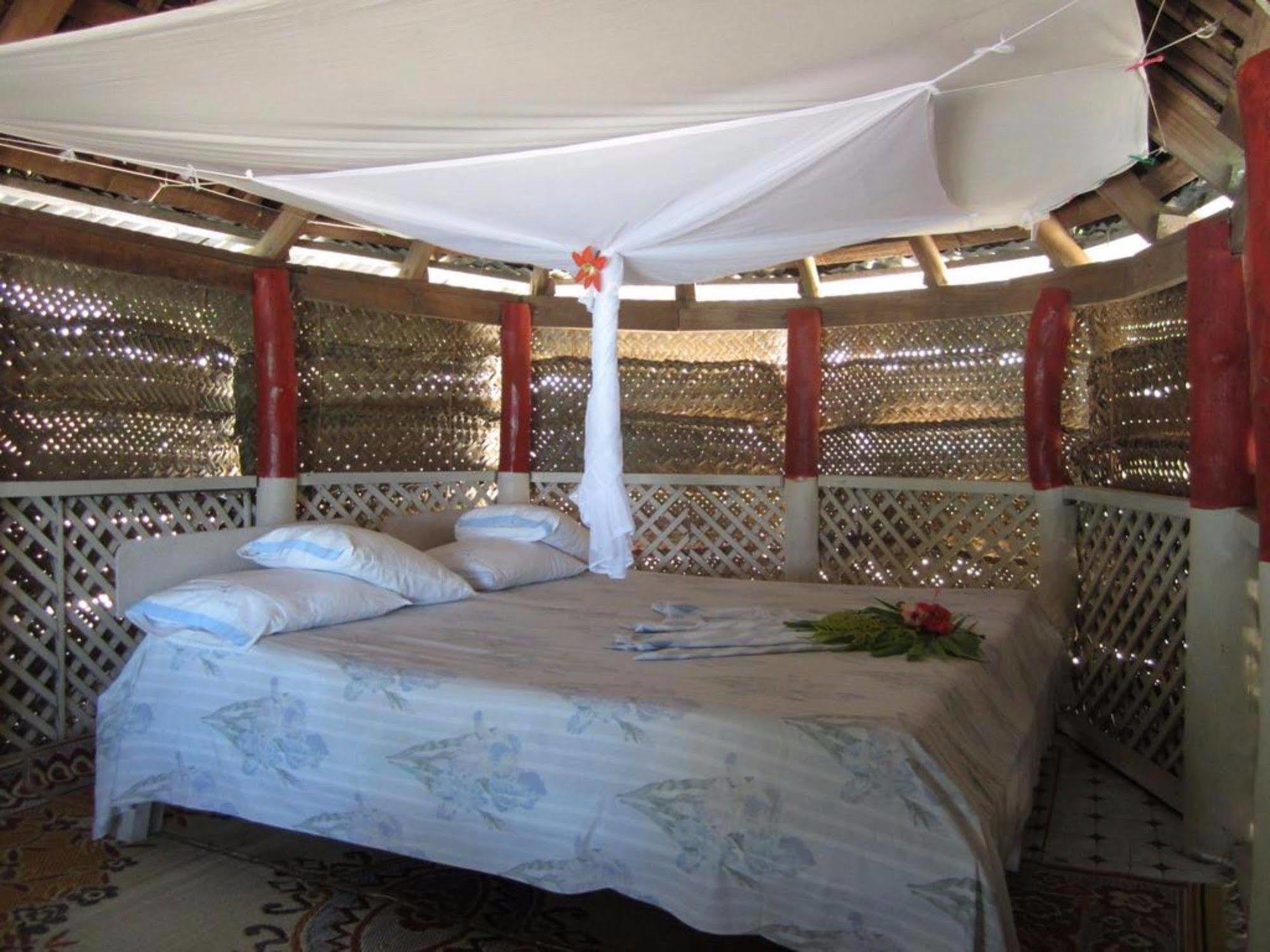 Vacations Beach Fale Hotell Manase Exteriör bild