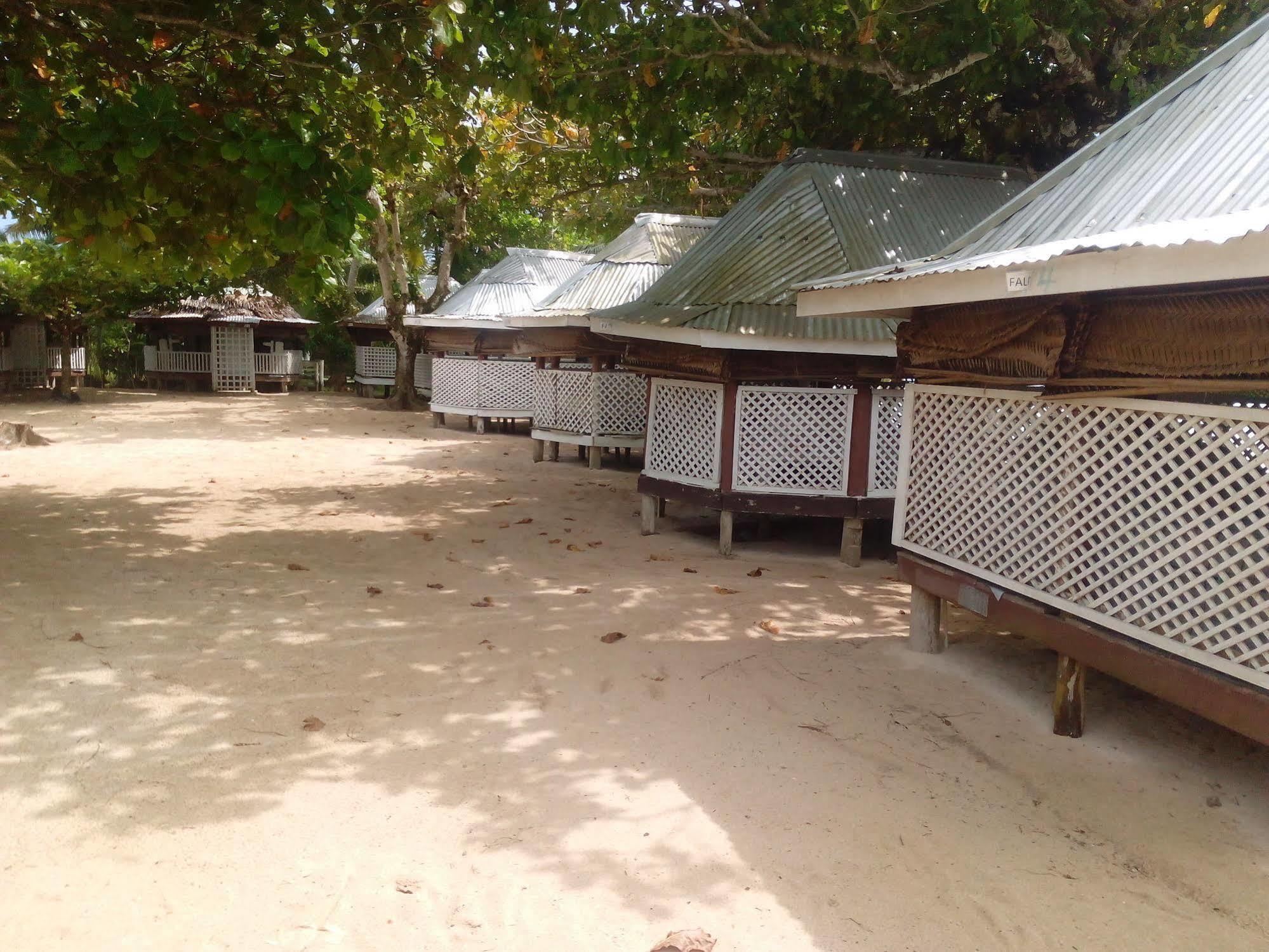 Vacations Beach Fale Hotell Manase Exteriör bild
