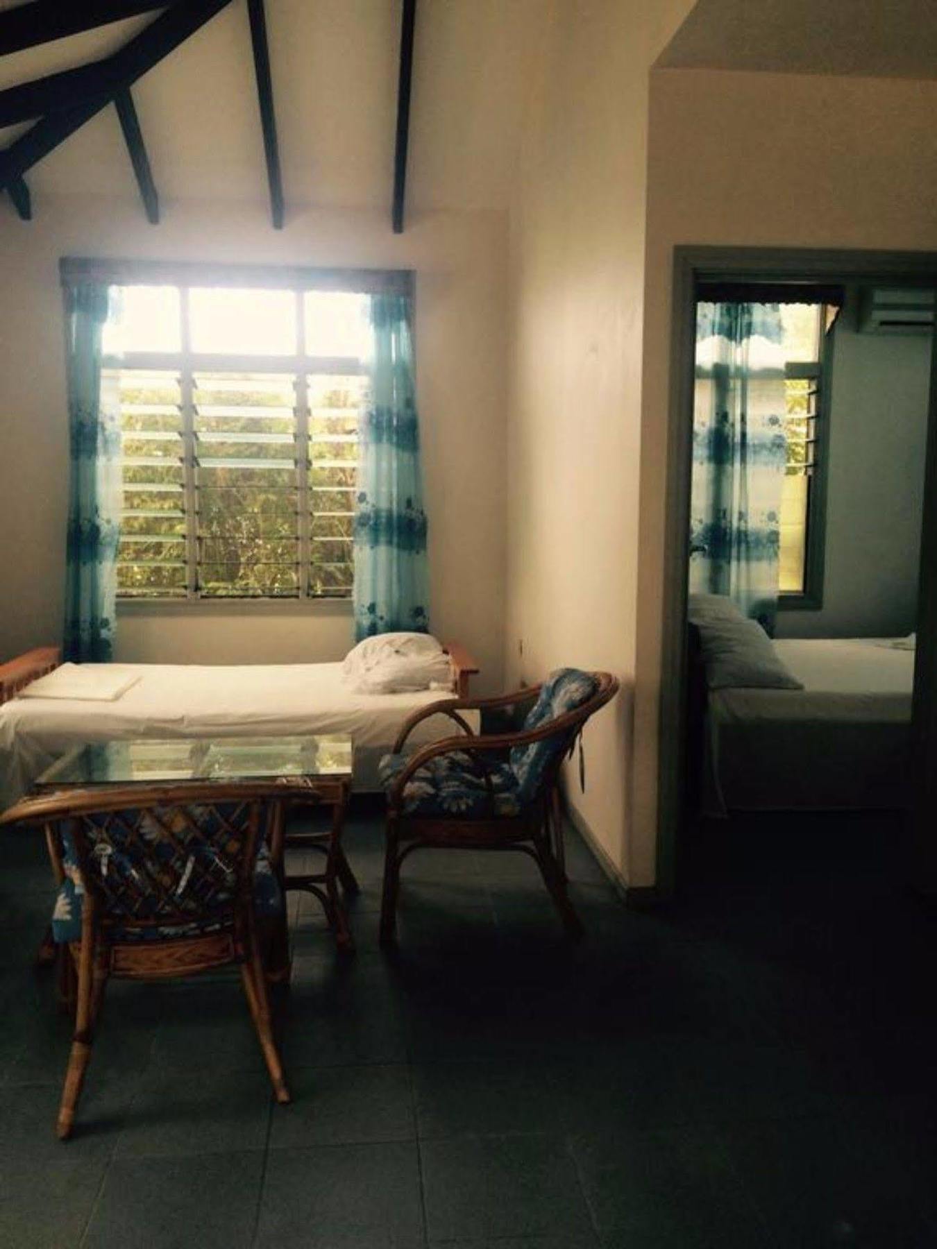Vacations Beach Fale Hotell Manase Exteriör bild