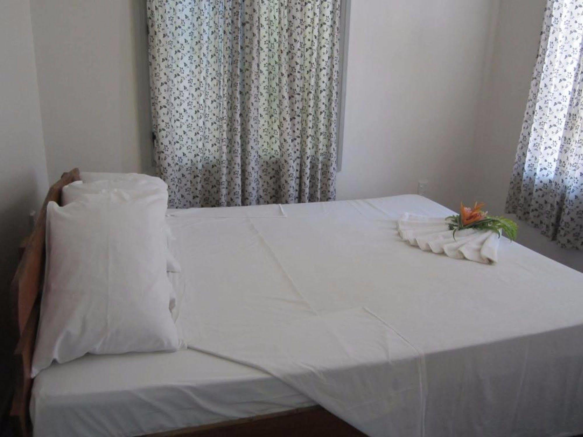 Vacations Beach Fale Hotell Manase Exteriör bild