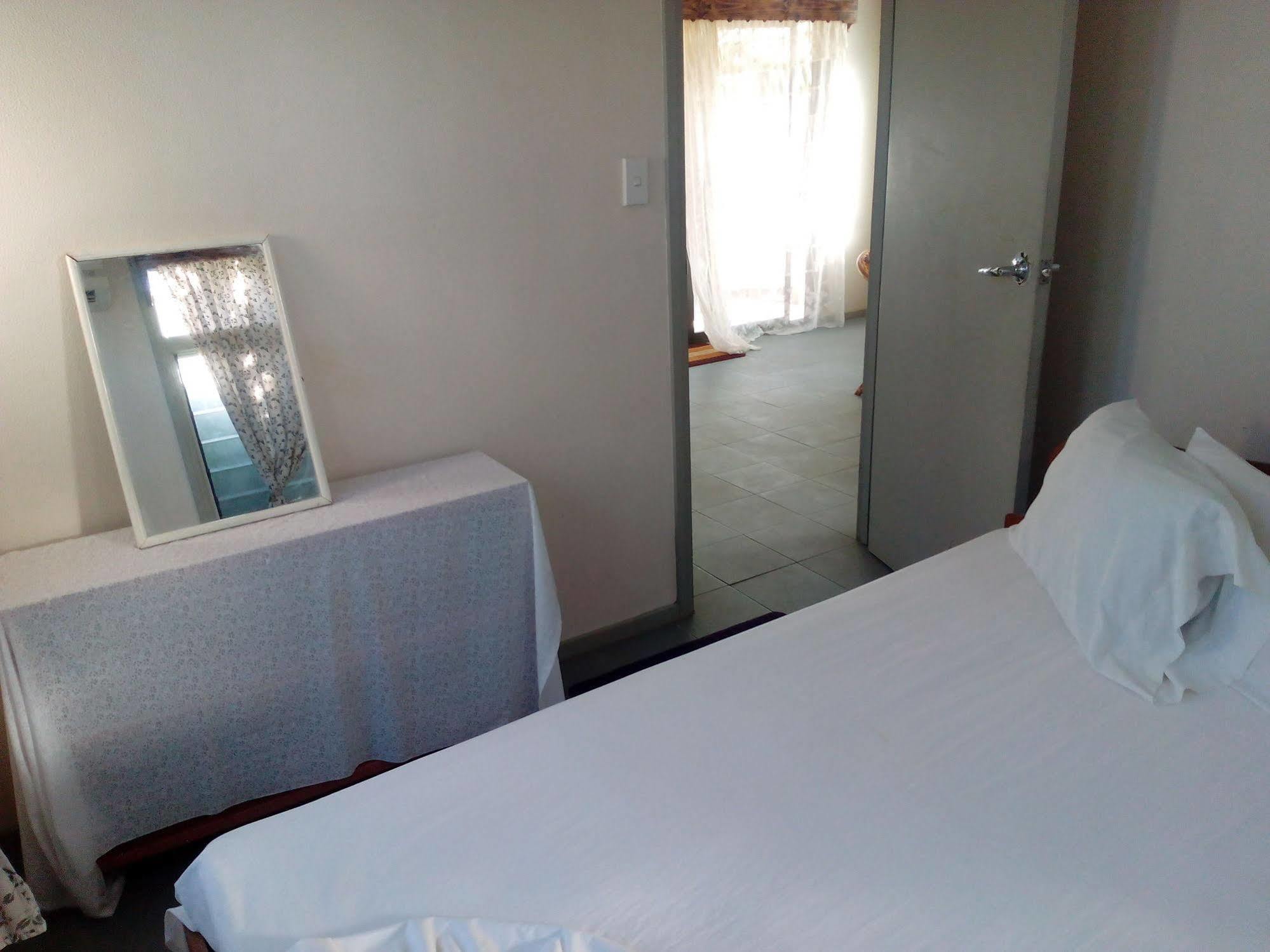Vacations Beach Fale Hotell Manase Exteriör bild